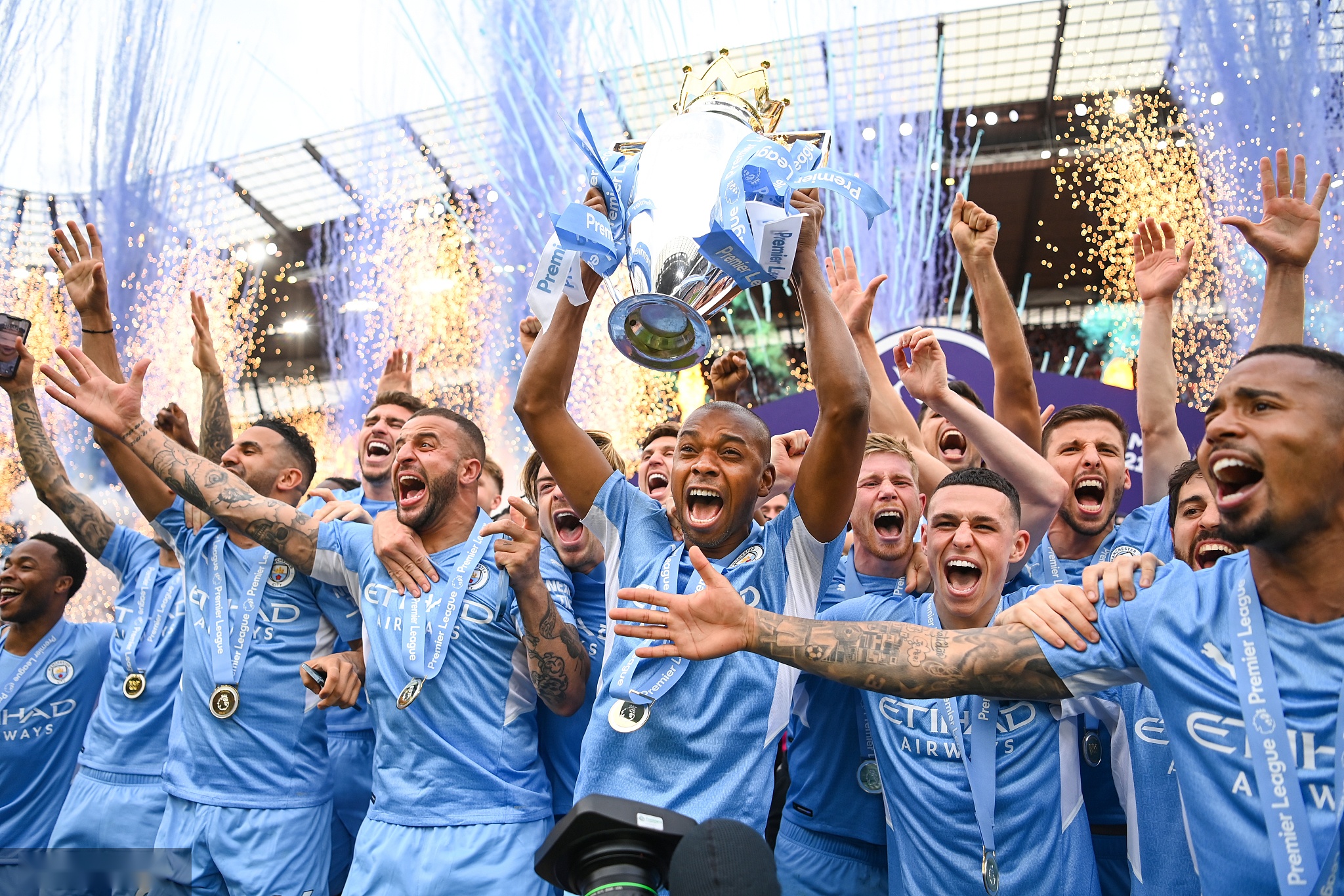 部分球员在 部分球员在