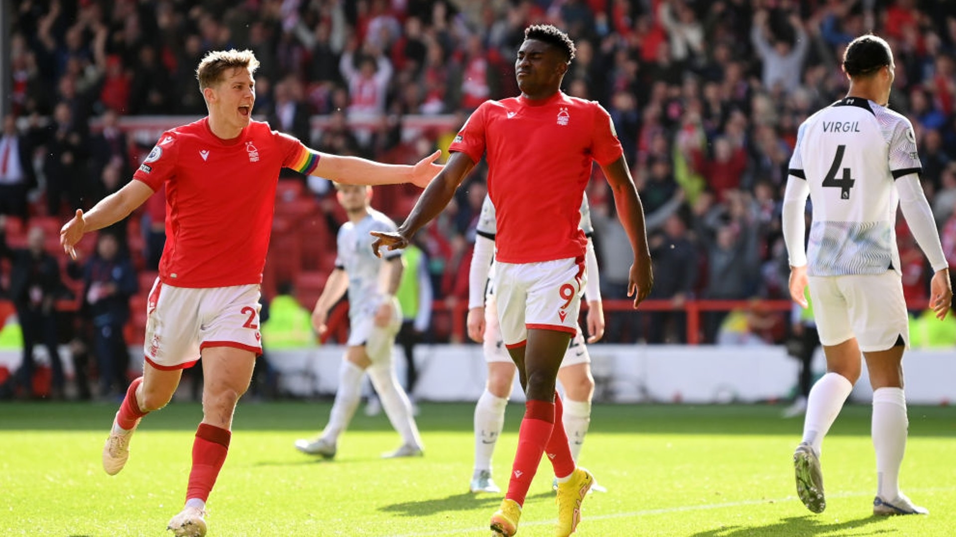 足球的可持 足球的可持